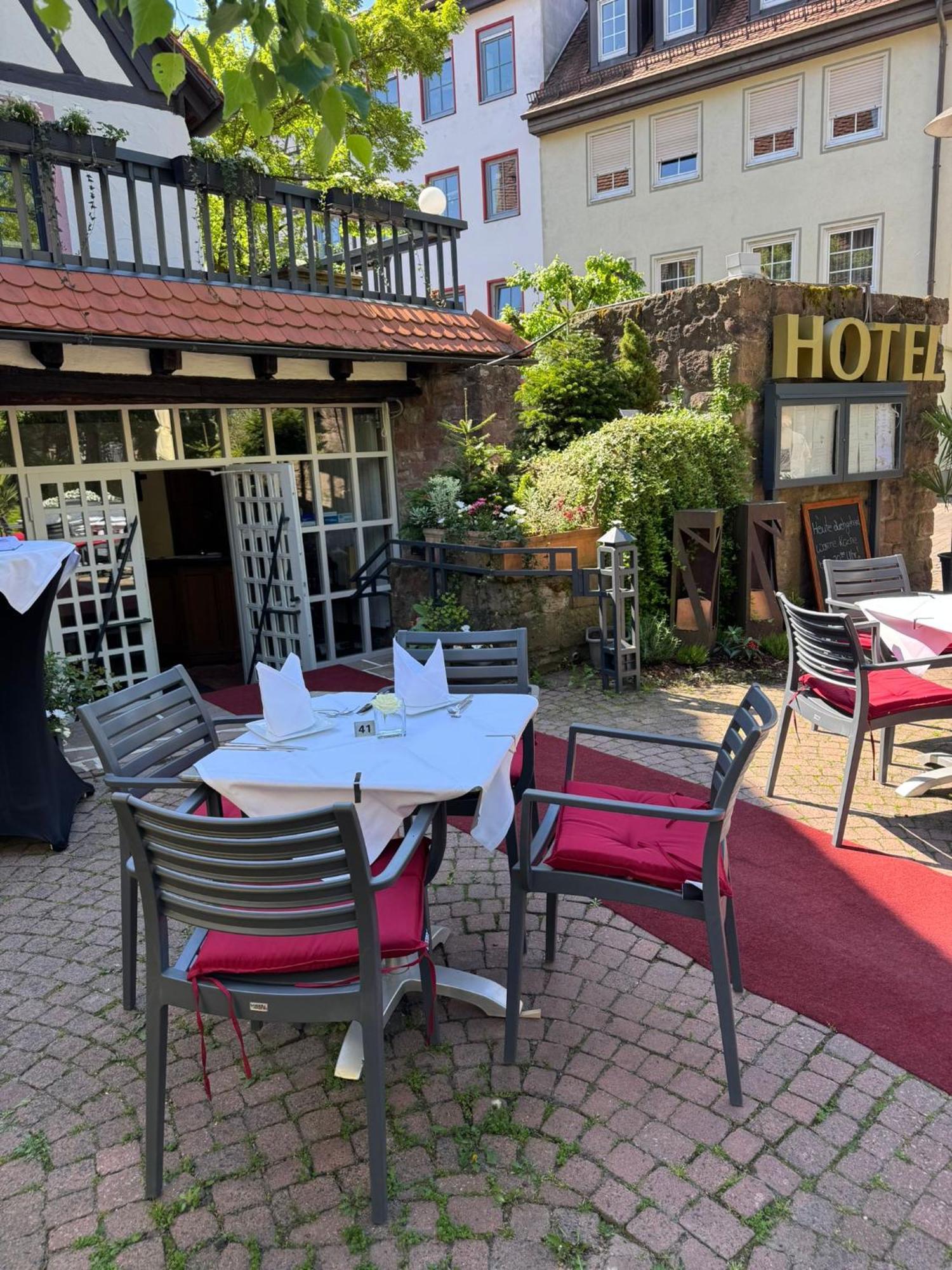 Hotel Restaurant Altes Badhaus Eberbach  Buitenkant foto